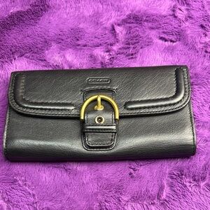 Coach vintage soho Black Leather Wallet with Gold Buckle